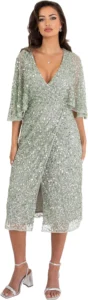 Maya Deluxe, vestido midi de mulher com lantejoulas e mangas capa